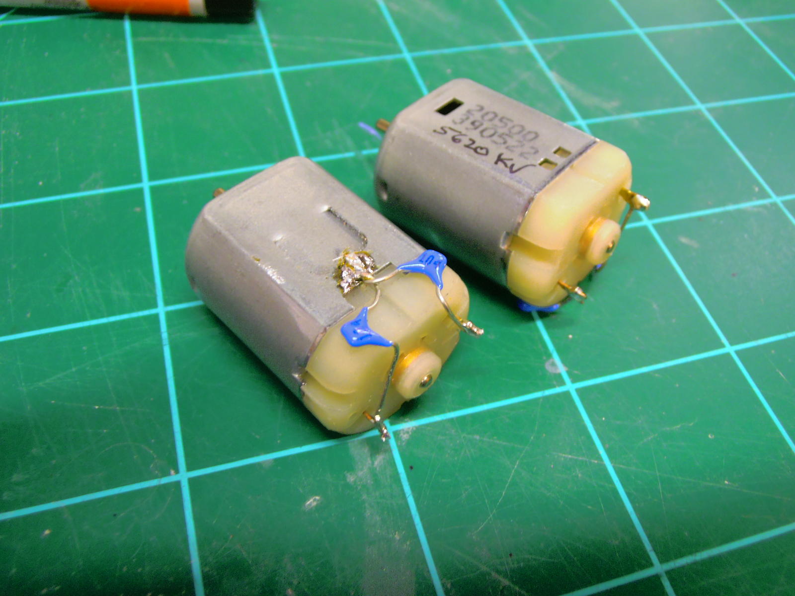 Attachment browser Capacitor on brushed Motor 2.jpg by Freddie B RC